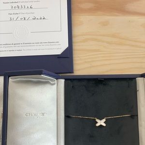 Chaumet mother peral nacklace